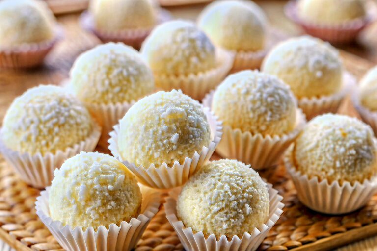 Bomboane Raffaello de casă