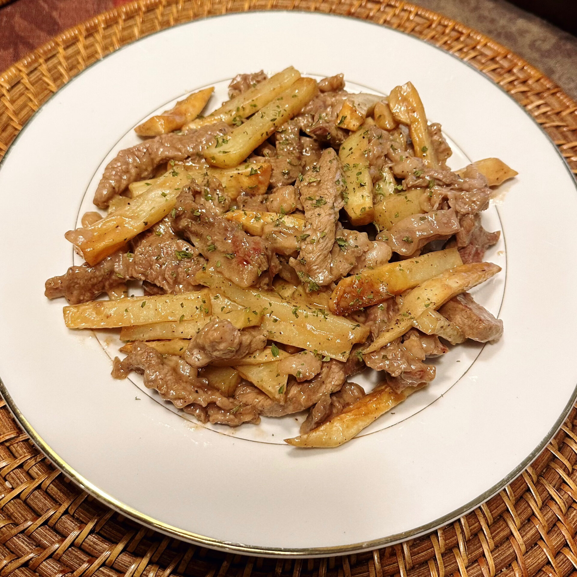 Carne de vită și cartofi la tigaie poza