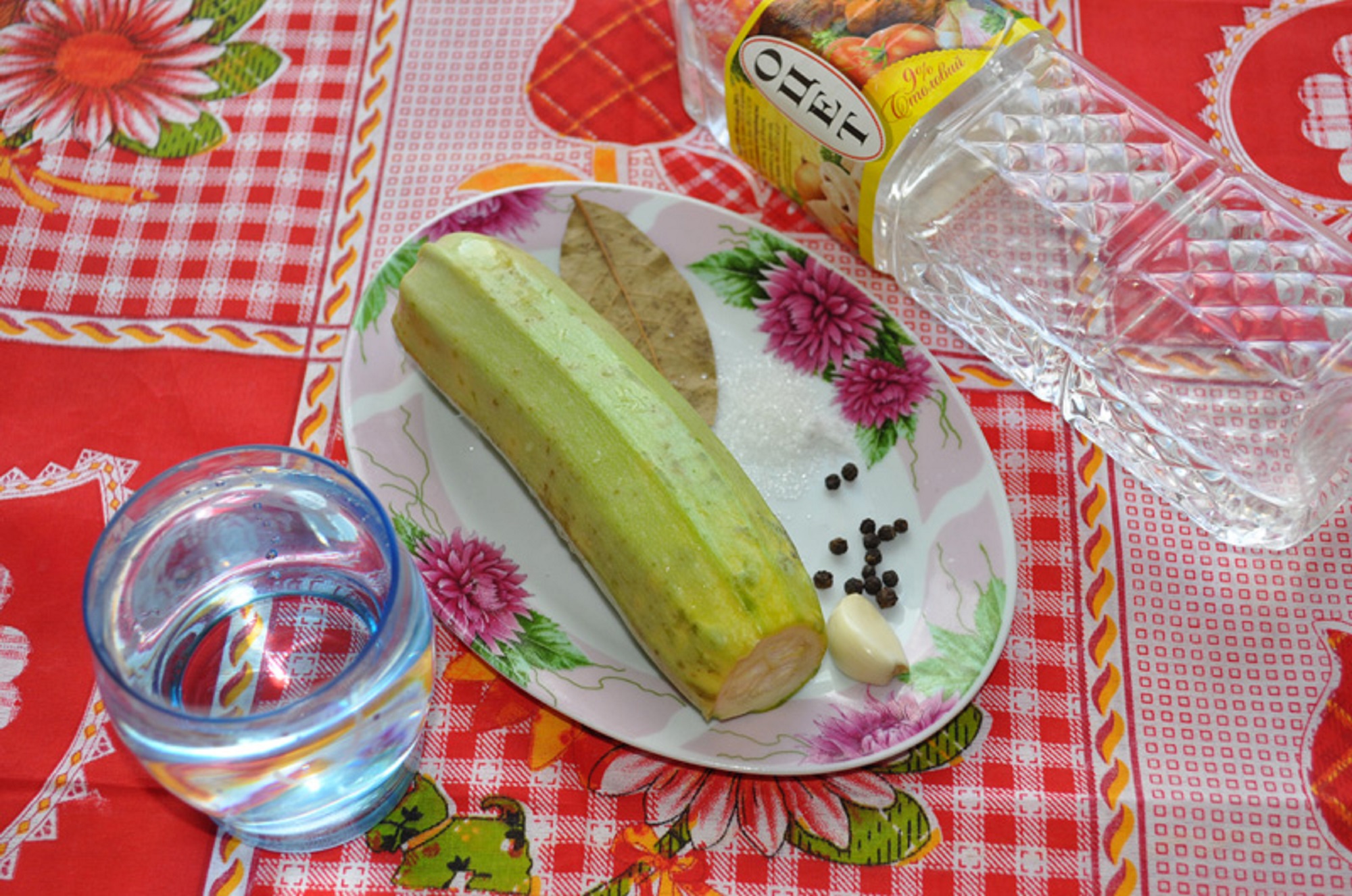 ingrediente pentru dovleceii conservati