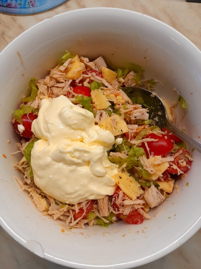Salata Caesar cu curcan