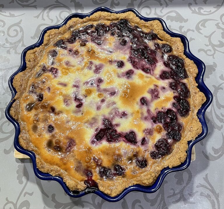 Placinta de cirese cu ciocolata,fara zahar si faina de grau