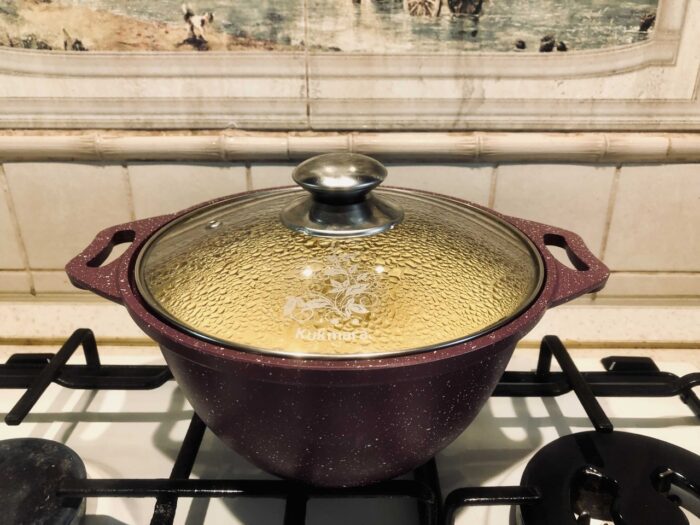 mâncarea se "termină" bine într-un vas cu pereți groși