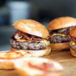 Hamburger cu carne de vita de casa