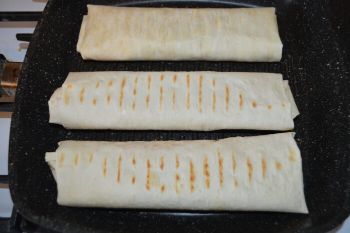 Prajiti shaorma pe o tigaie