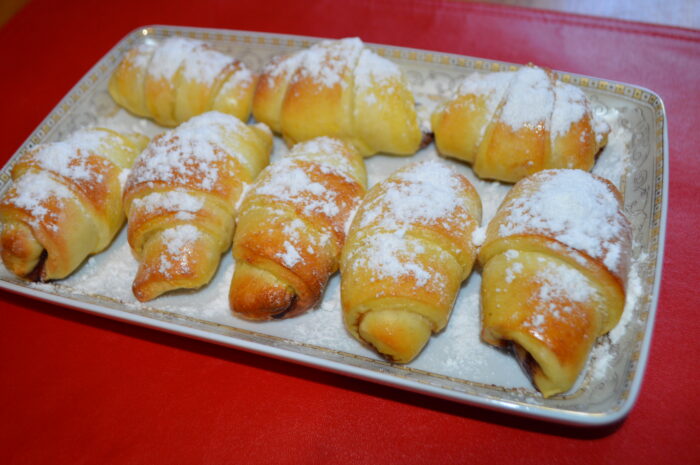 cornulete fragede scoase din cuptor