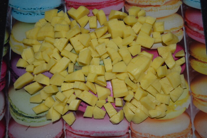 Taiati cartofii in cuburi