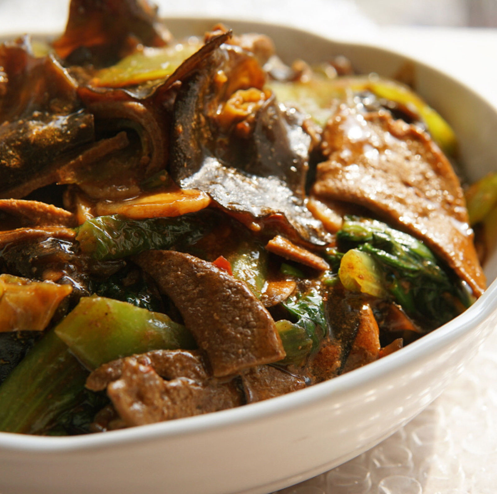 Ficat de porc prăjit cu ardei poza