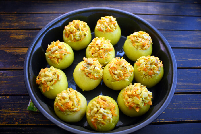 Se umplu merele cu umplutura