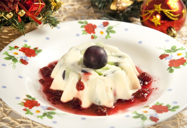 Panna cotta cu fructe poza