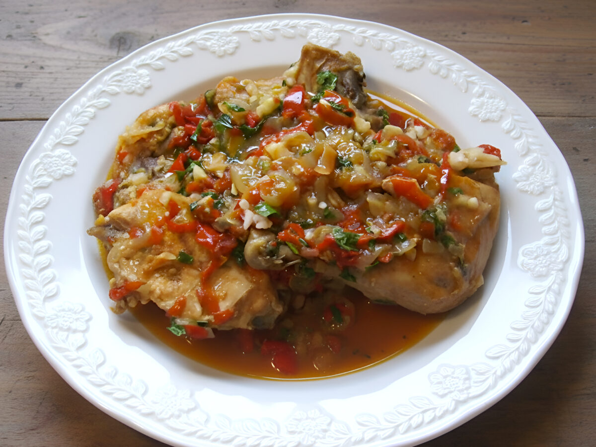 Pui cu ardei si rosii la tigaie poza