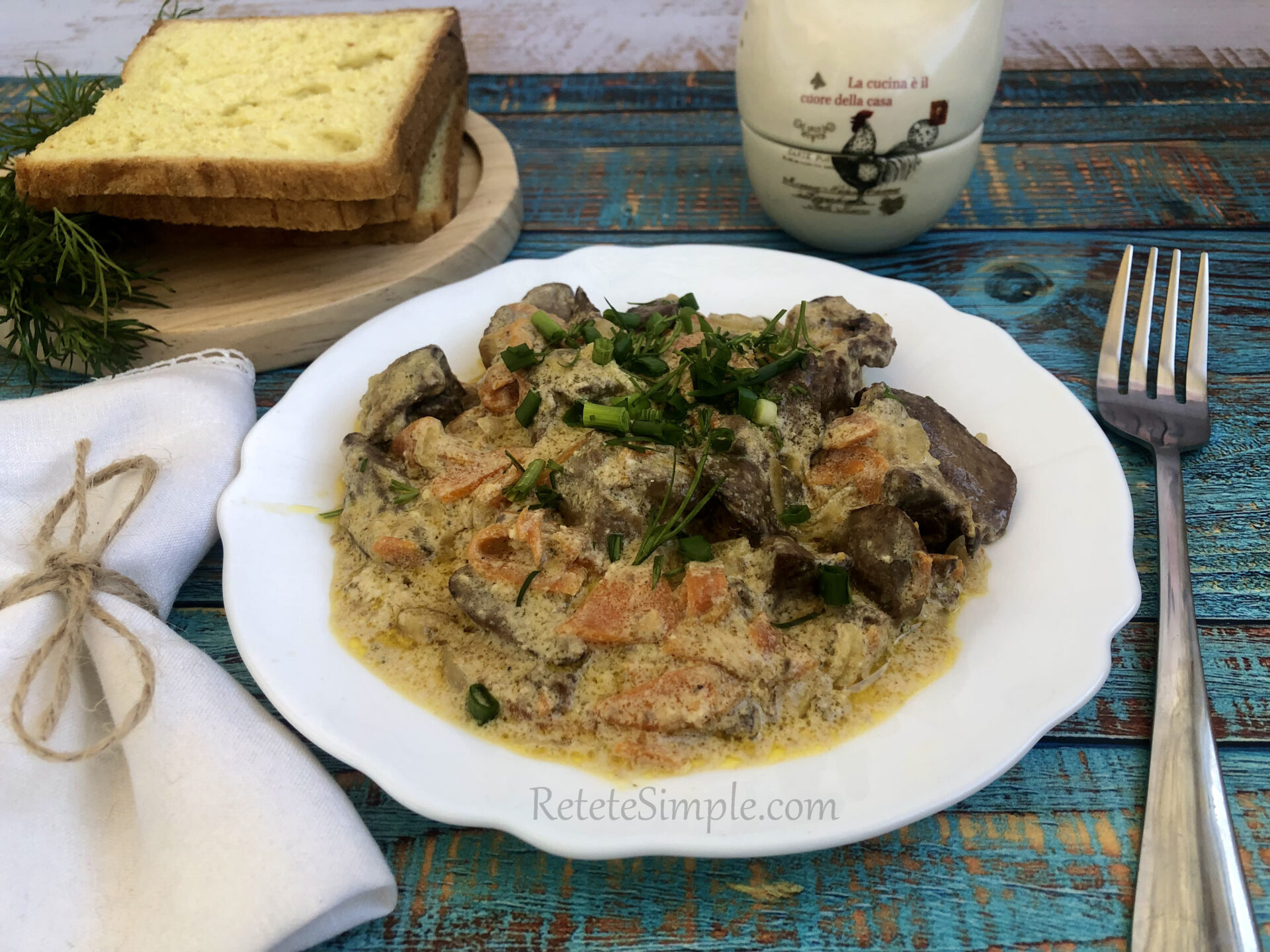 Tocana de ficat de pui cu smintina fara faina la tigaie poza