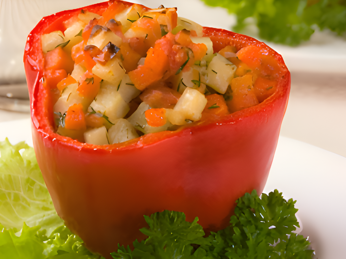 Ardei umpluti cu cartofi si legume poza