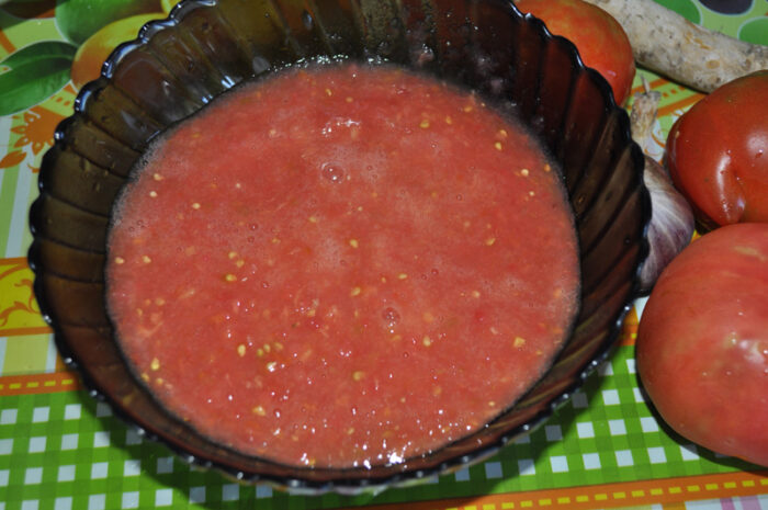 Se macină mai întâi roșiile