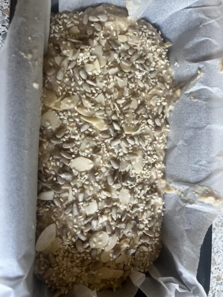 Puteți adăuga bucăți de ciocolată