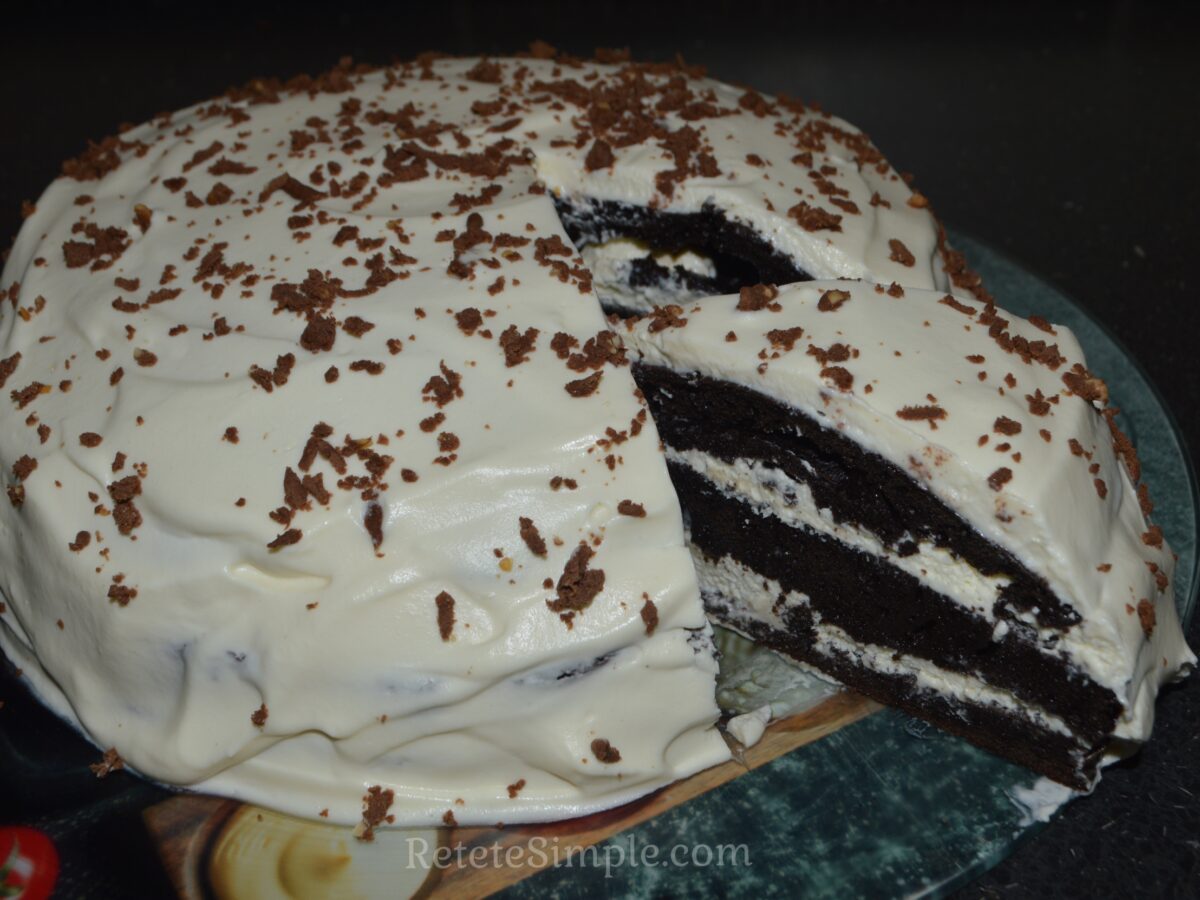 Tort de ciocolata cu crema de smantana poza