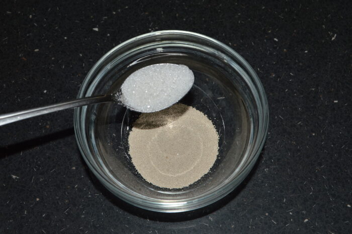 Turnati drojdia uscata