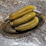 Castraveti murati in saramura la borcan