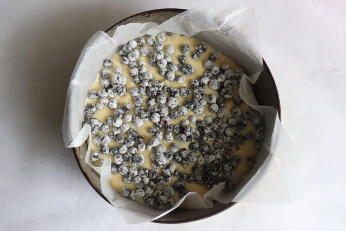 Puneti 400 g de fructe