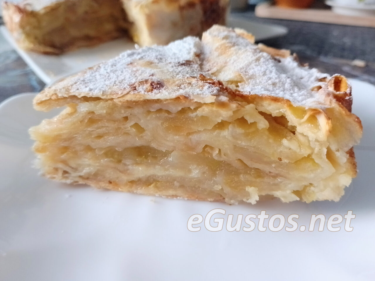 Placinta de mere cu foi de lavas fara faina poza