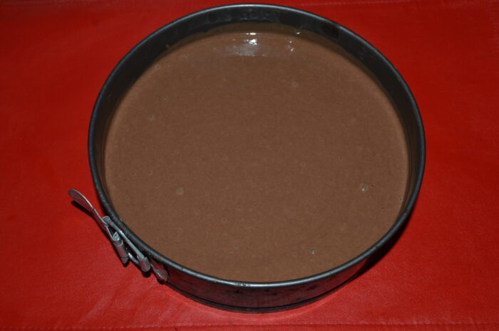 Turnati compozitia intr-o tava