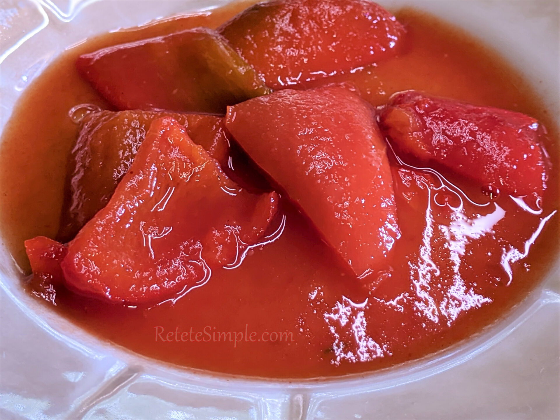 Ardei in suc de rosii pentru iarna poza principala