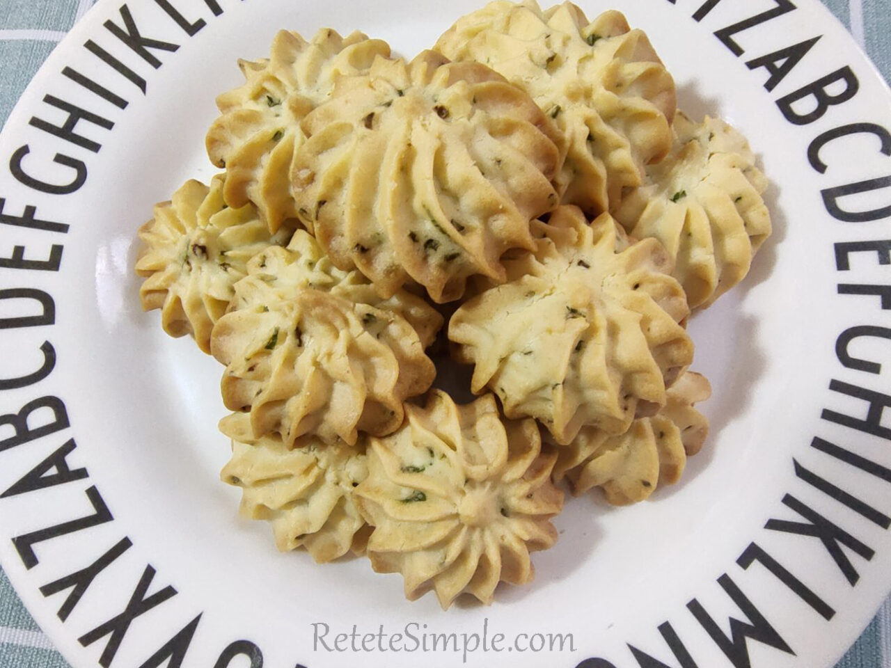 Biscuiti sarati cu ceapa verde