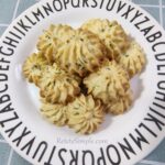 Biscuiti sarati cu ceapa verde