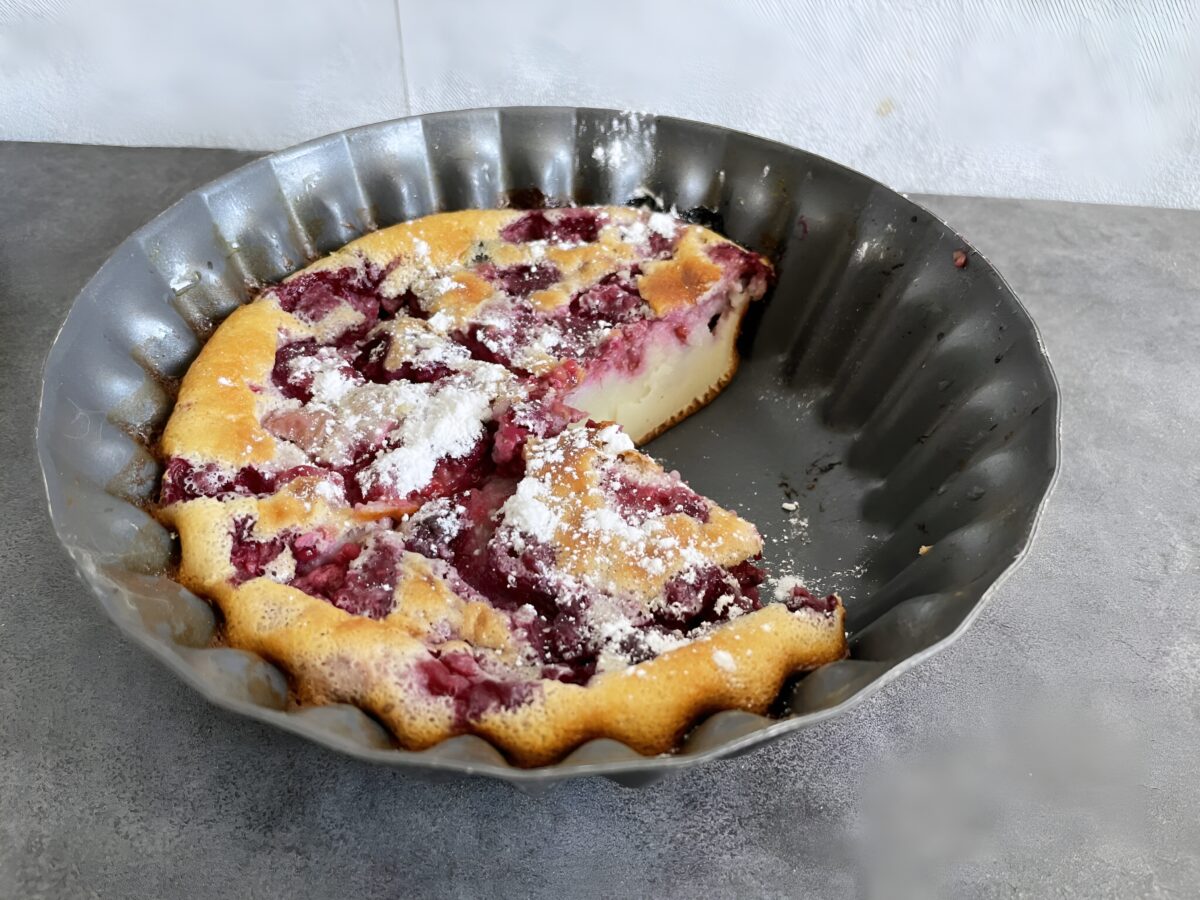 Clafoutis cu zmeura poza