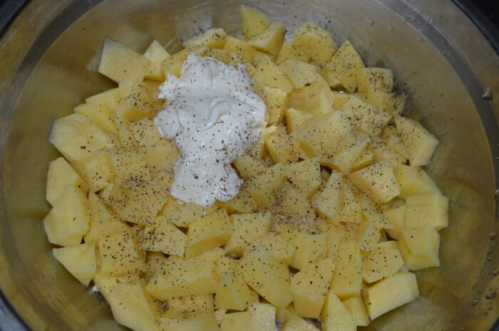 Adaugati sare si piper