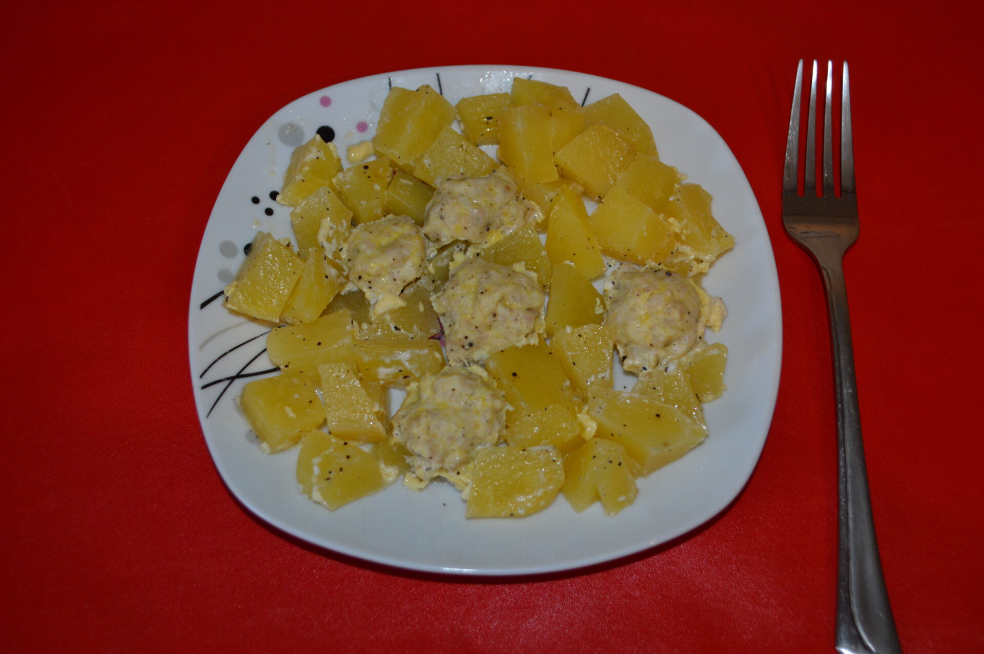 Cartofi cu chiftelute la cuptor poza