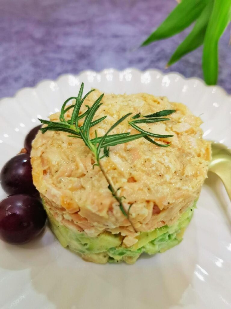 Tartar de somon cu avocado