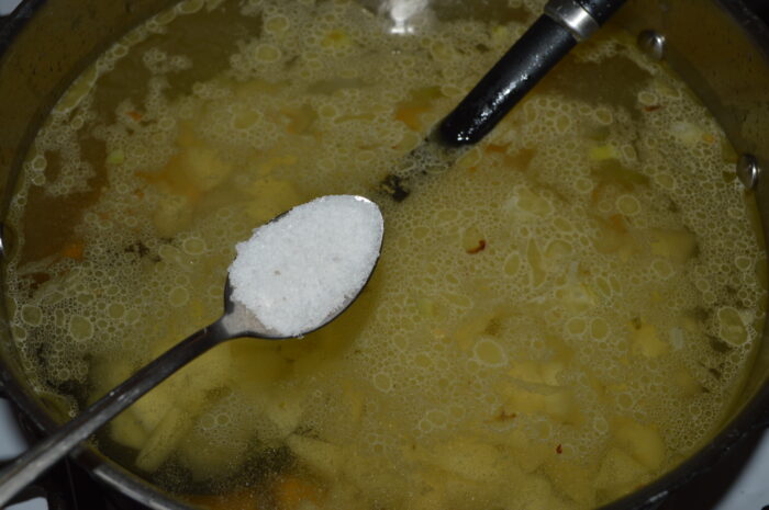 Adaugati o lingurita de sare