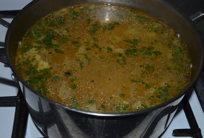 Ciorba de varza este gata