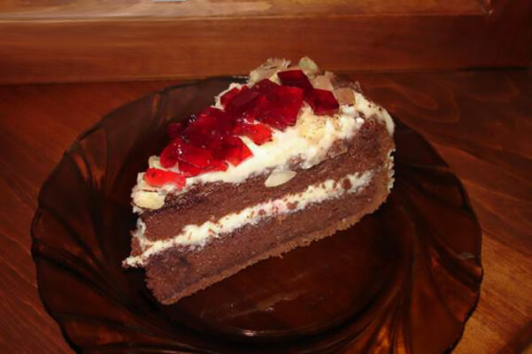 Tort de ciocolata cu visine poza