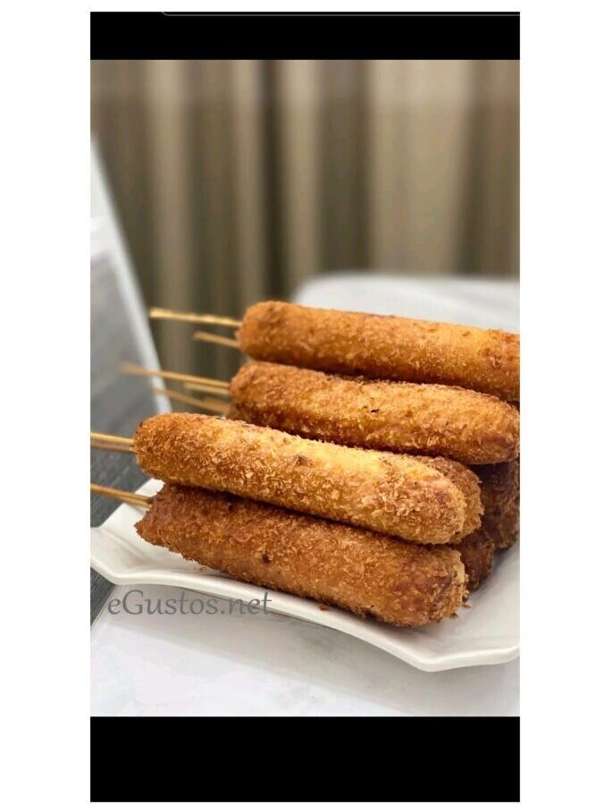 Crenvursti in aluat Corn Dogs poza