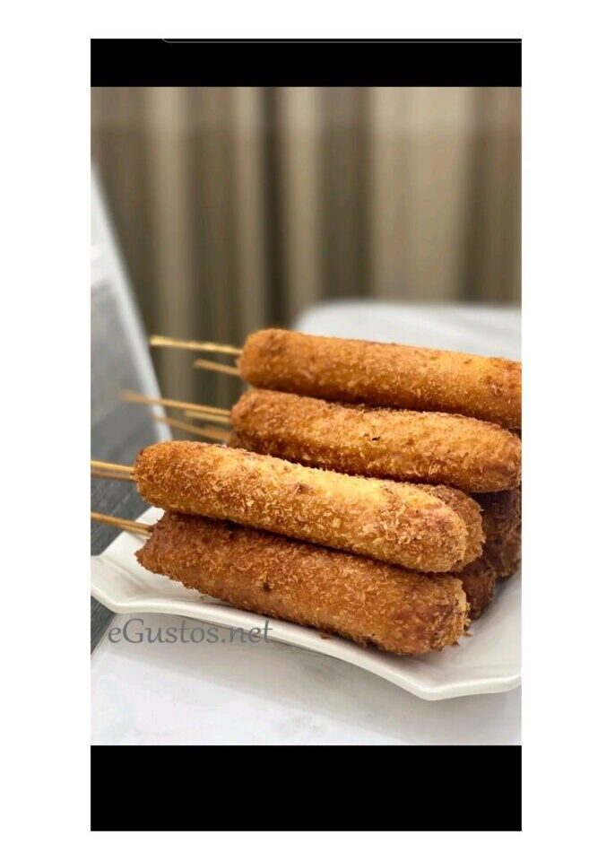 Crenvursti in aluat Corn Dogs poza