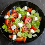 Salata cu branza feta si legume