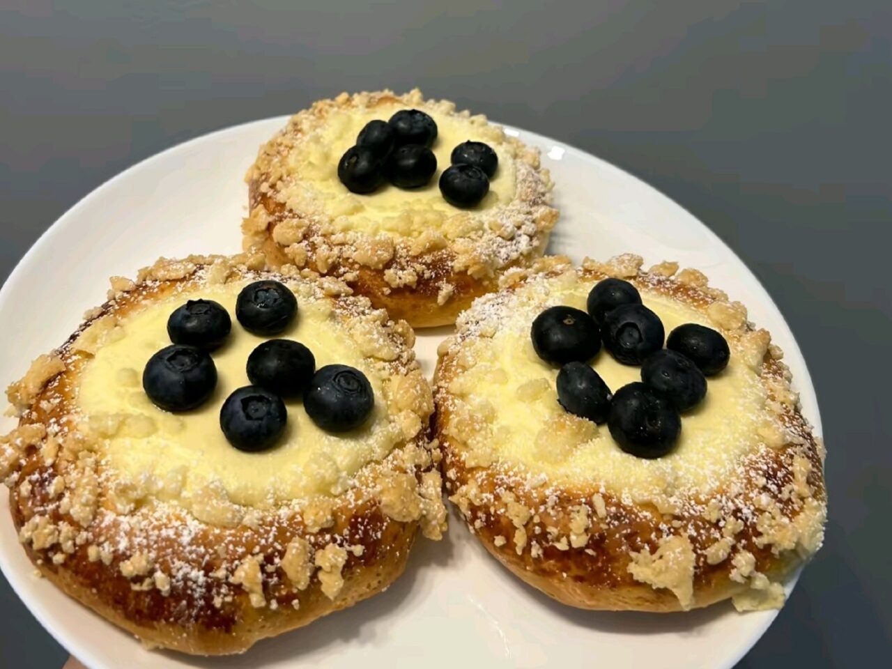Chifle dulci cu branza