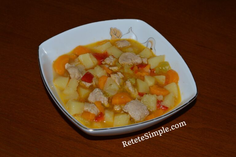 Tocanita de cartofi cu carne de porc