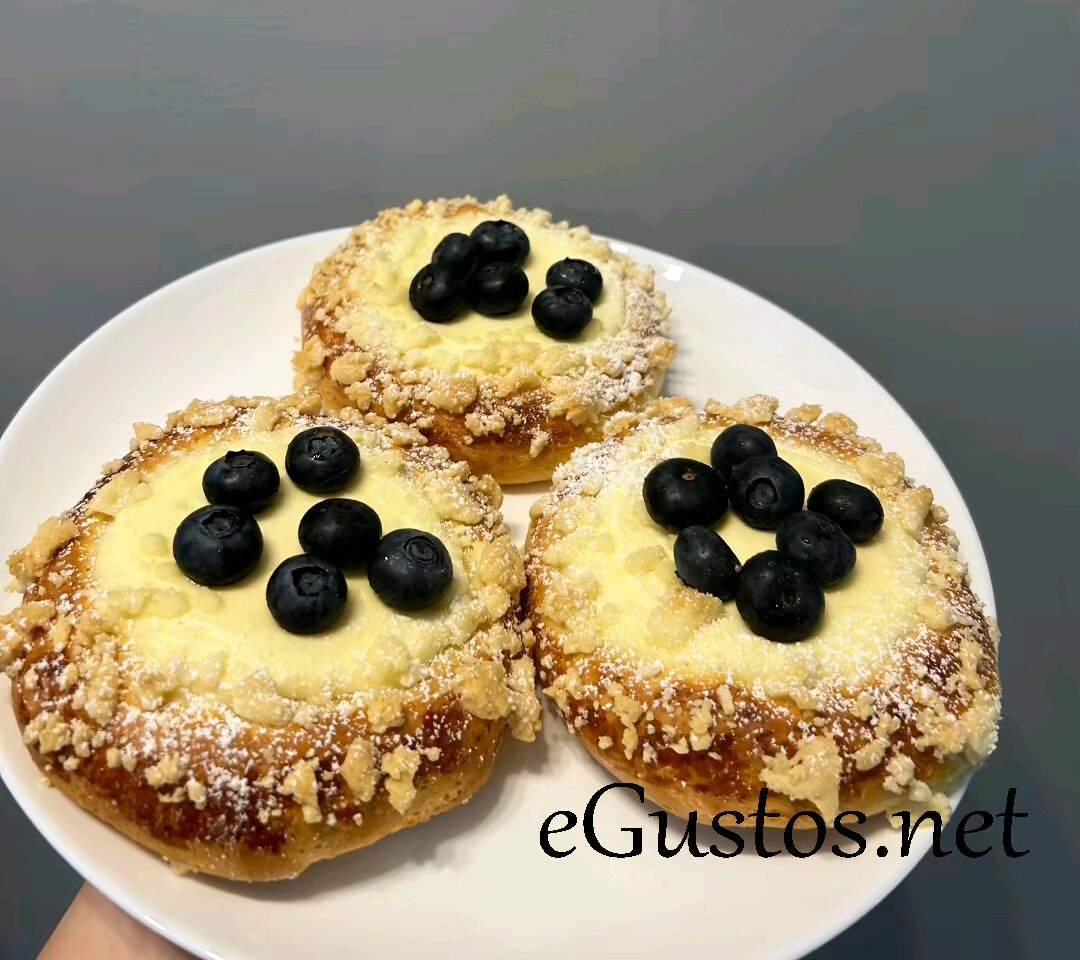 Chifle dulci cu branza (Vatrushka) poza