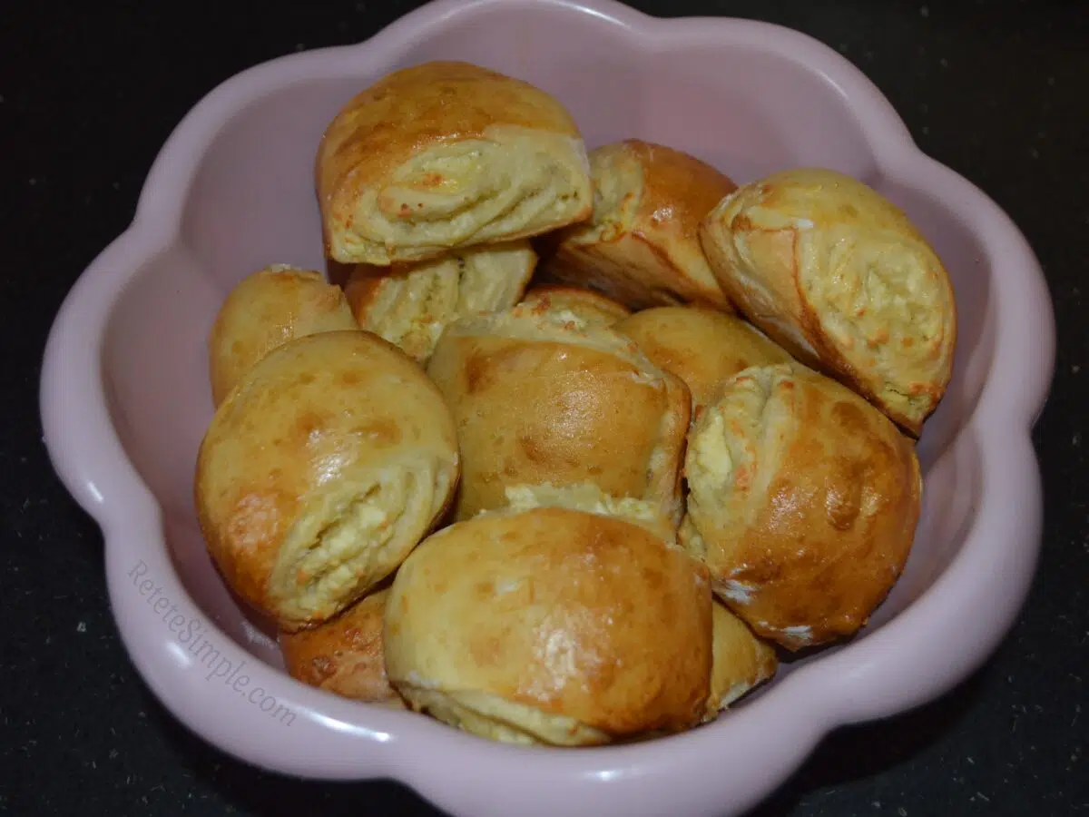 Placinte cu branza la cuptor