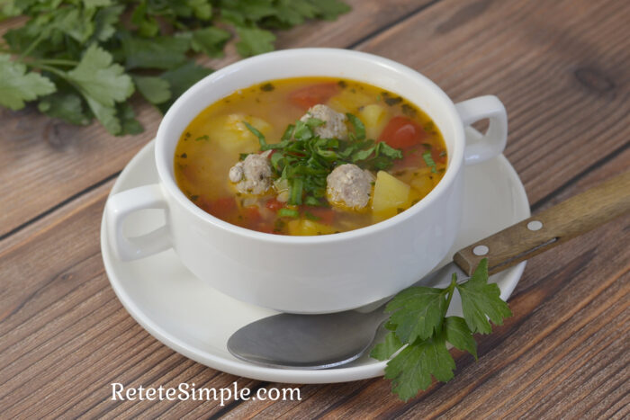 Se toarnă în supiere de servire