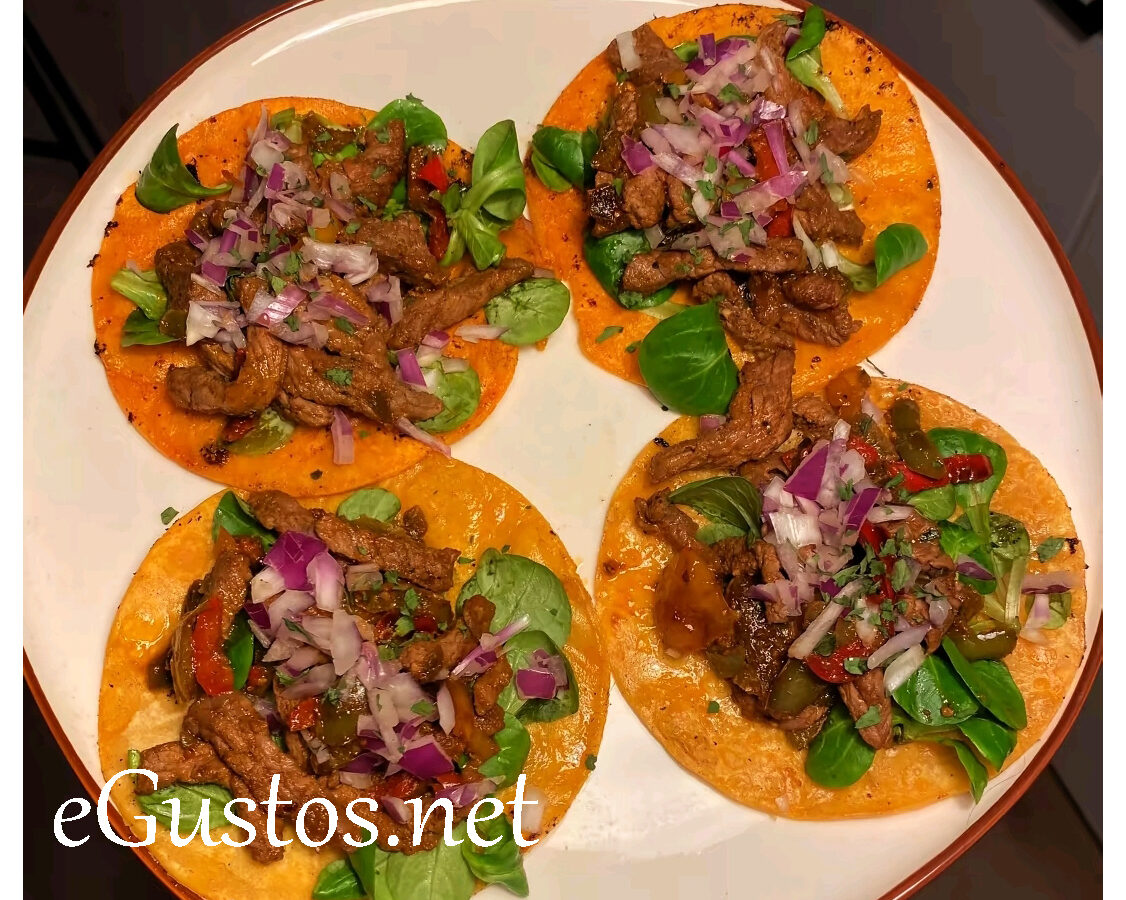 Tacos cu carne de vita si legume poza