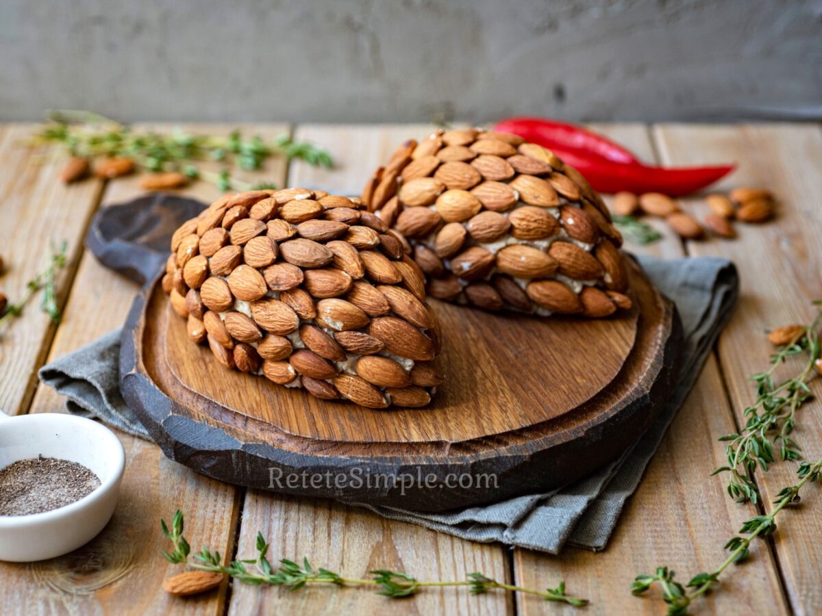 Conuri cu crema de branza si migdale poza