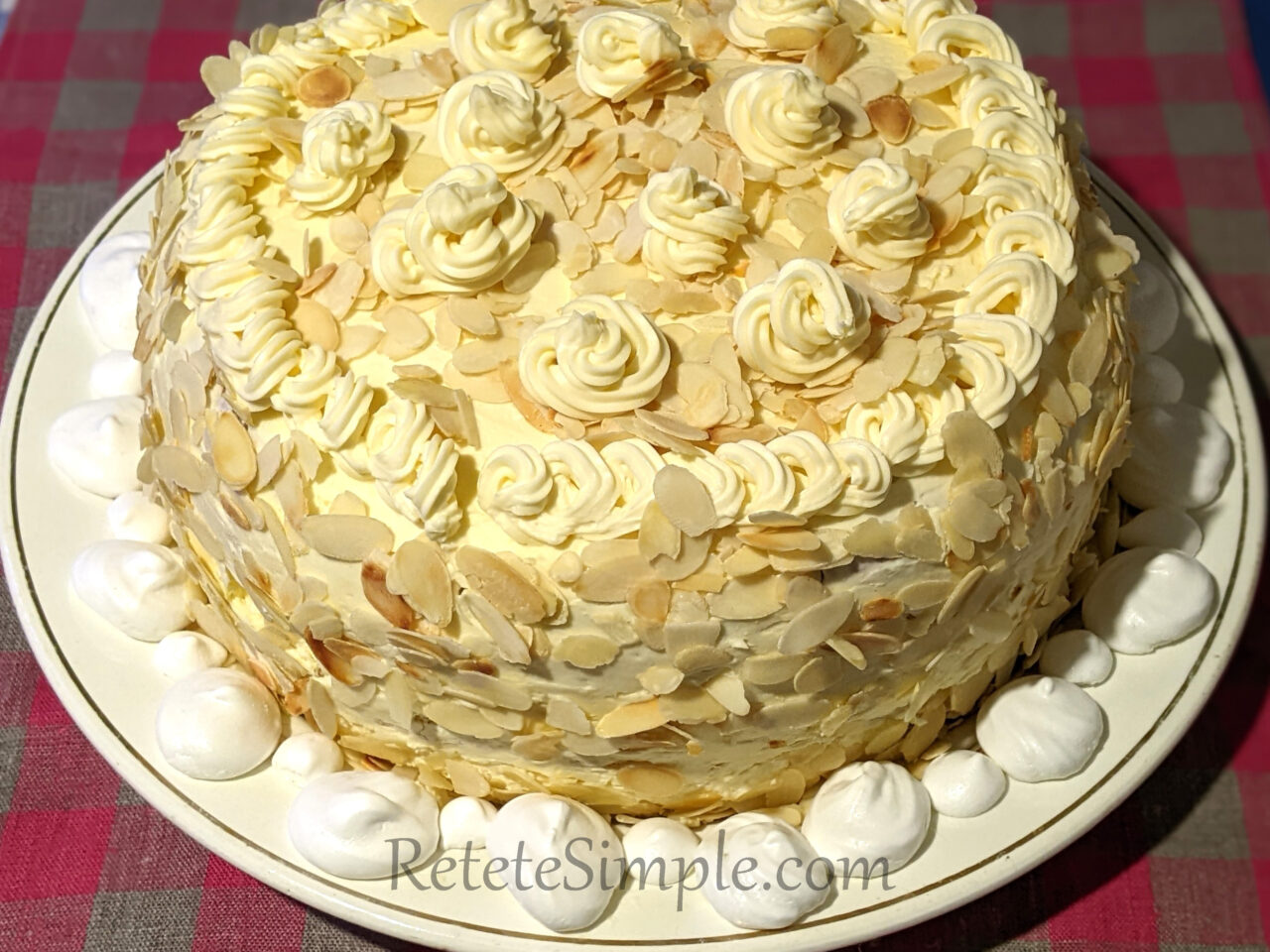 Tort cu mousse de fructe tropicale poza