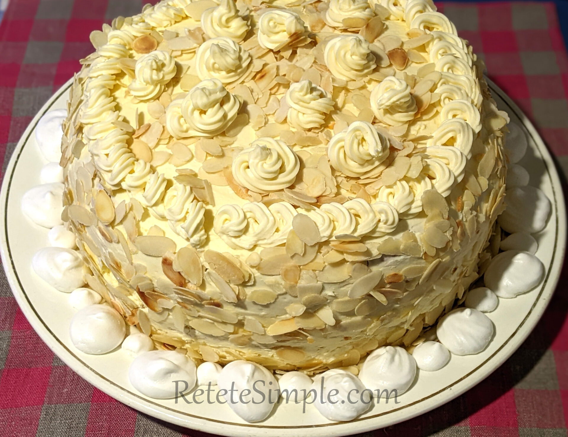 Tort cu mousse de fructe tropicale poza