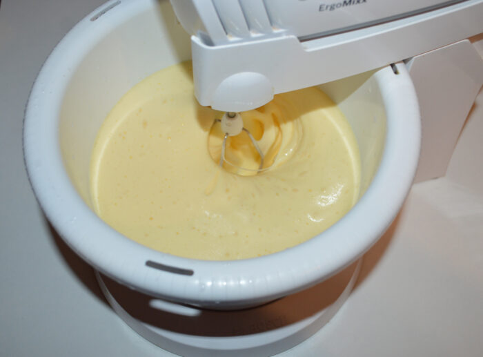 Bateti cu mixerul