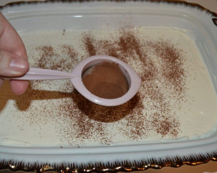 Presarati tortul cu cacao