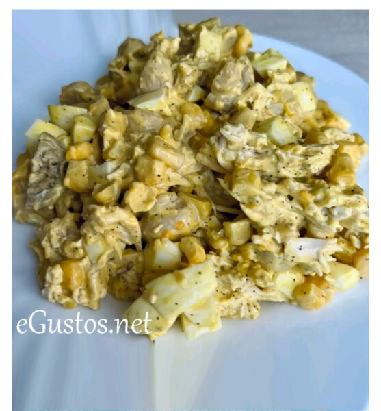 Salata de pui cu porumb si ciuperci poza