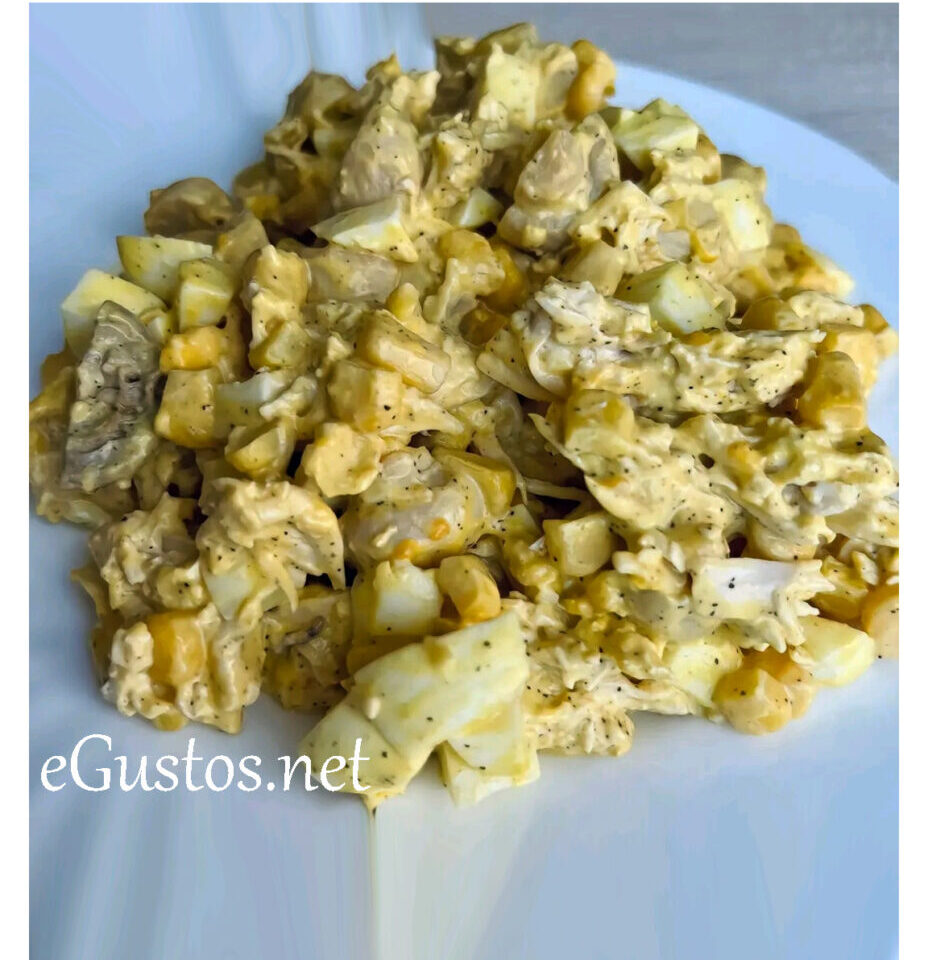 Salata de pui cu porumb si ciuperci poza